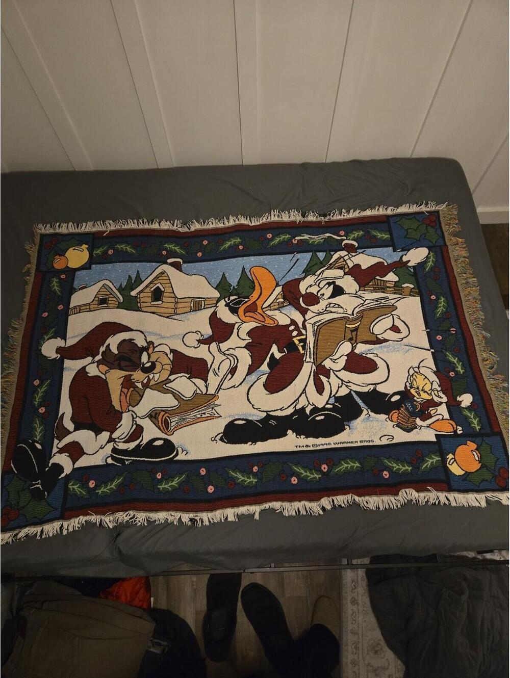 Vintage 1996 Warner Bros. Christmas Tapestry Blanket Sylvester & Looney Tunes